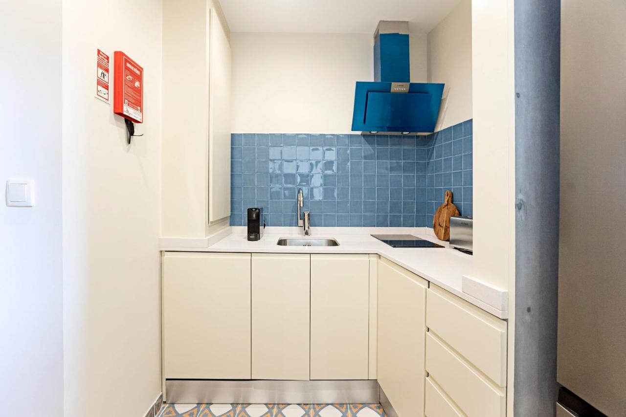 Brand New 4Br W/ 200Yrs Of History In Central Porto By Lovelystay Εξωτερικό φωτογραφία